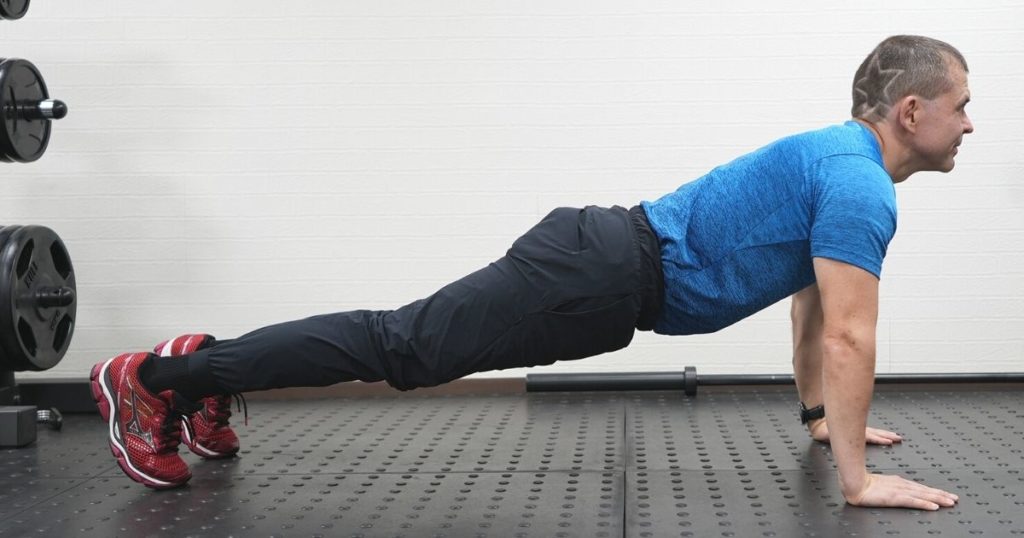 プランクの肘を伸ばしたフォーム