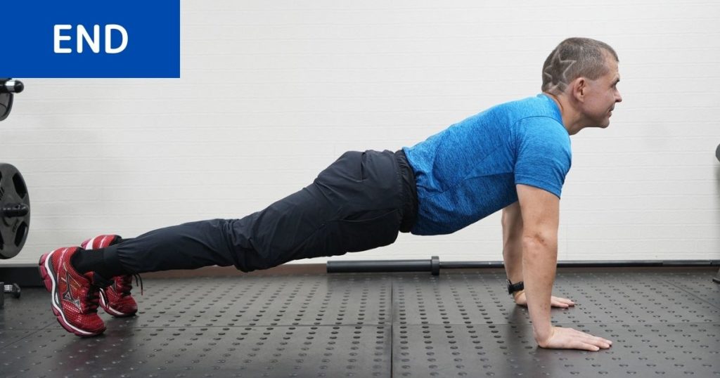 姿勢を真っ直ぐにキープしたプランクのエンド姿勢