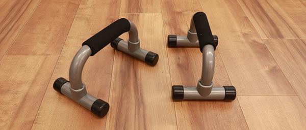 二つのプッシュアップバー