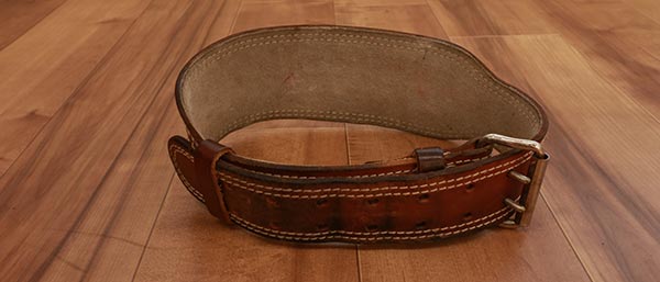 茶色いジム用トレーニングベルト