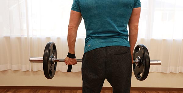 リストストラップを使って高重量トレーニング